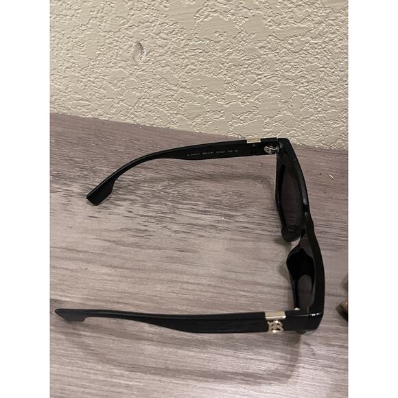 NWT Burberry Cat Eye Sunglasses – Full Set – Leather Tan Case – Logo Arms - Picture 3 of 6